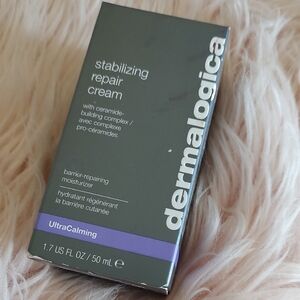 Dermalogica Stabilizing Repair Cream - Gray with Purple Accent